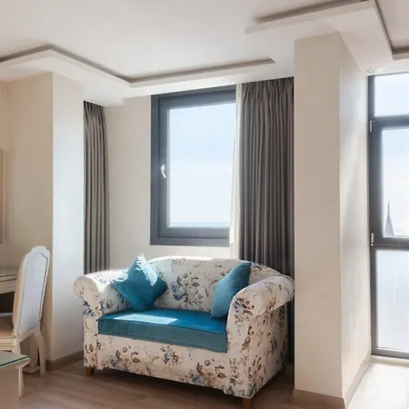 Antik Hotel 4*