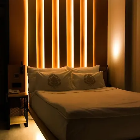 Hotel Antik 4*