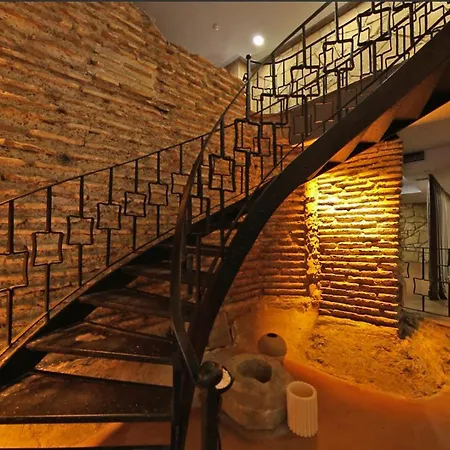 Antik Hotel 4*
