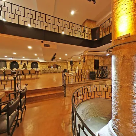 Hotel Antik 4*