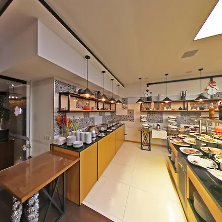 Antik Hotel 4*