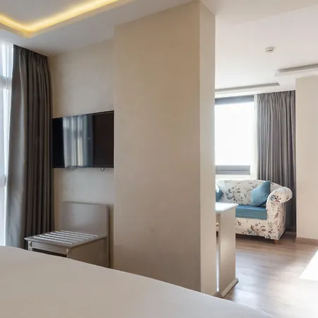 Antik Hotel 4*