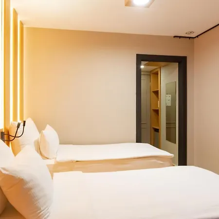 Hotell Antik 4*