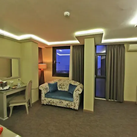Antik Hotel 4*